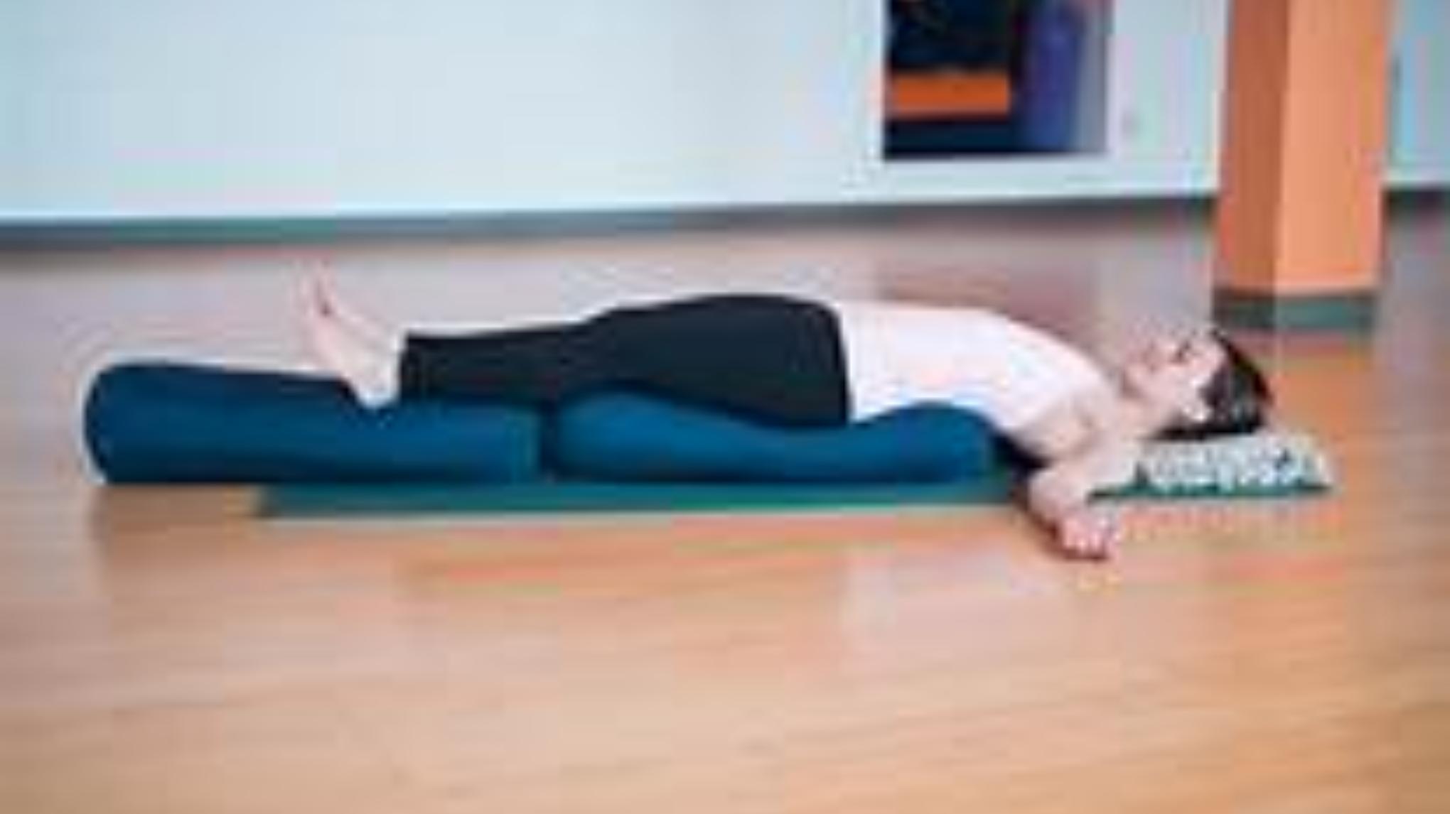 Restorative yoga **Rug, schouders, nek en armen**