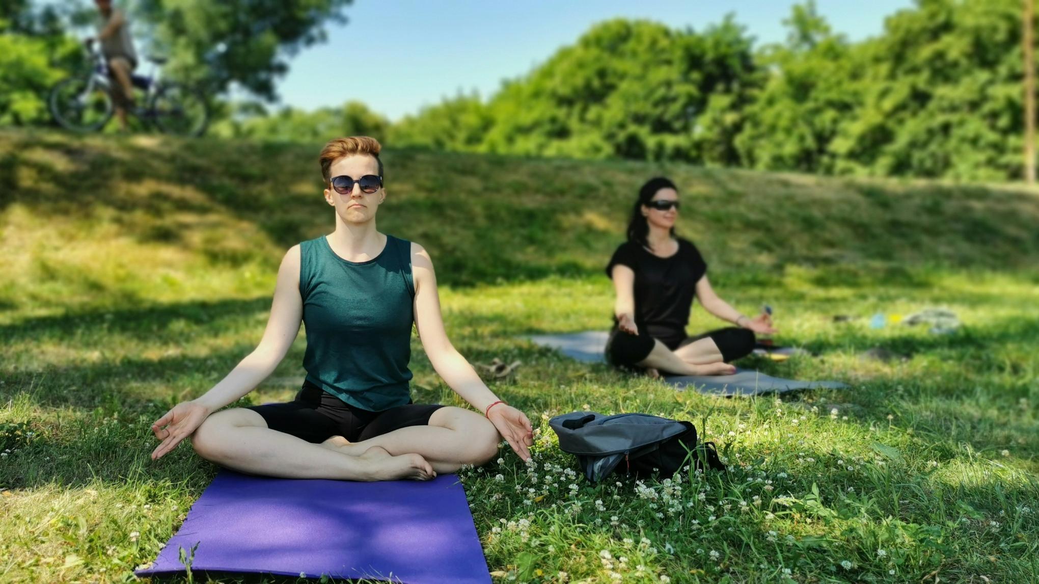 Yoga doux au Jardin du Hill