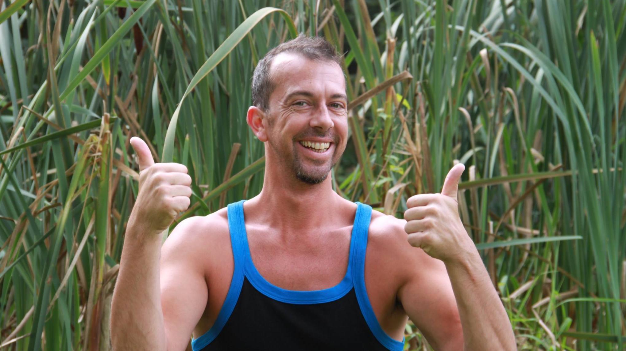 Workshop met Nathan Gray: Vinyasa Flow & Glow 25€ cash betalen aan de bali