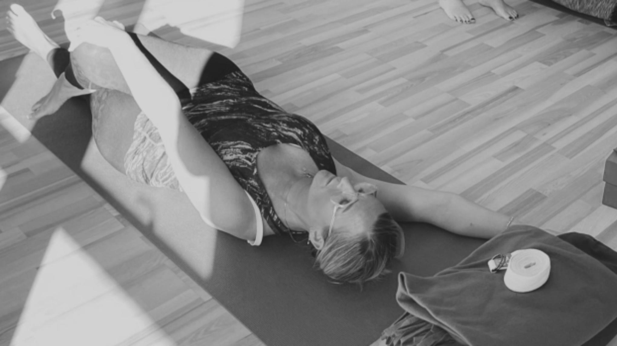 22. december - 11:00-13:30 - Workshop 2,5t. - Yoga med gng. af kroppen