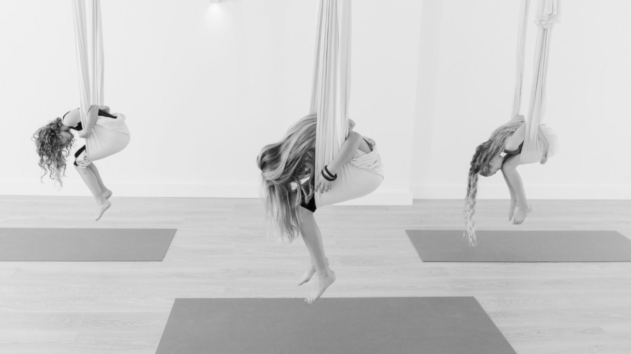 WORKSHOP Aerial Yin & Reiki met Valerie Nkale